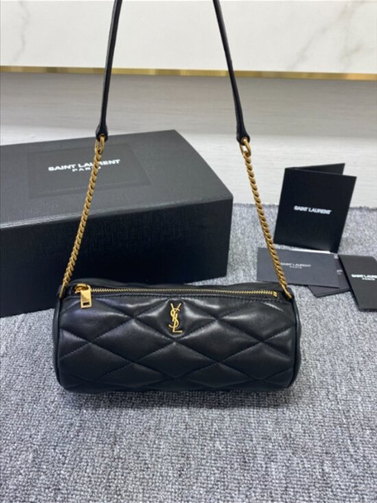 Yves Saint Laurent. Jewelry - Yves Saint Laurent Black Bag